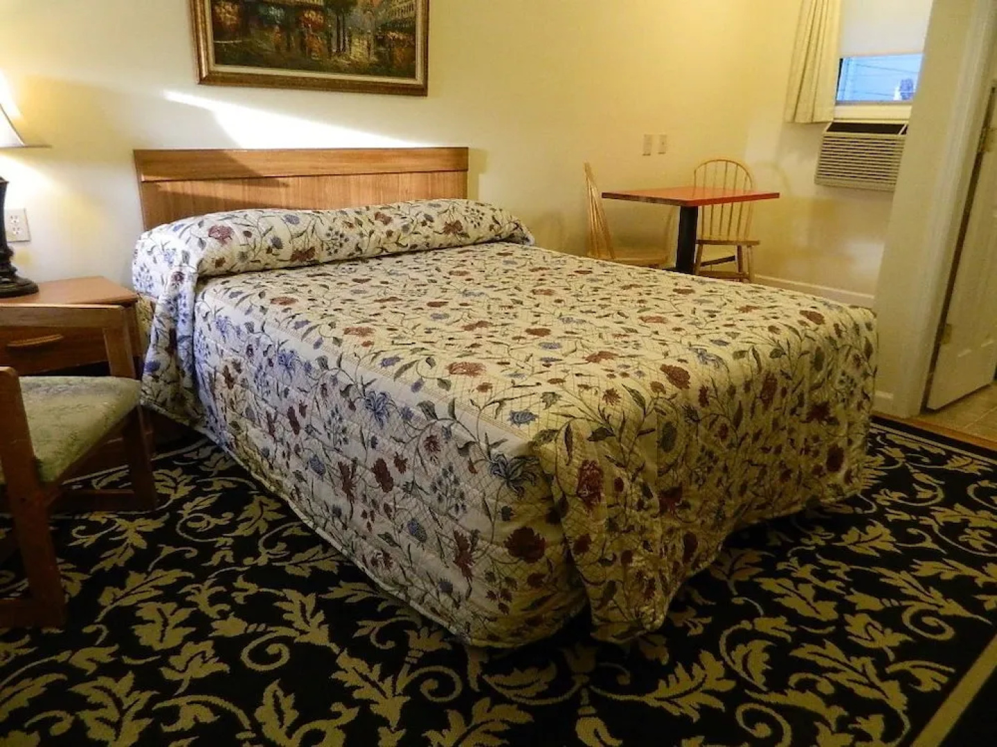 Twin Oaks Motel