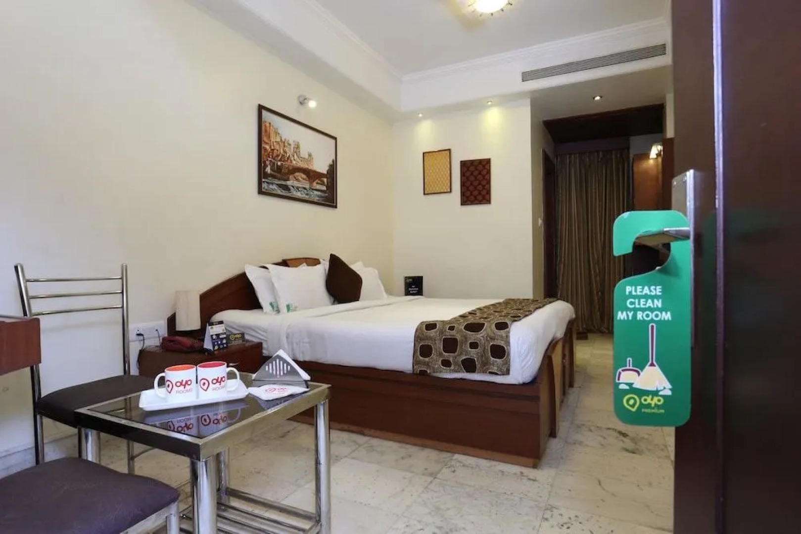 OYO 1437 near Russel Chowk