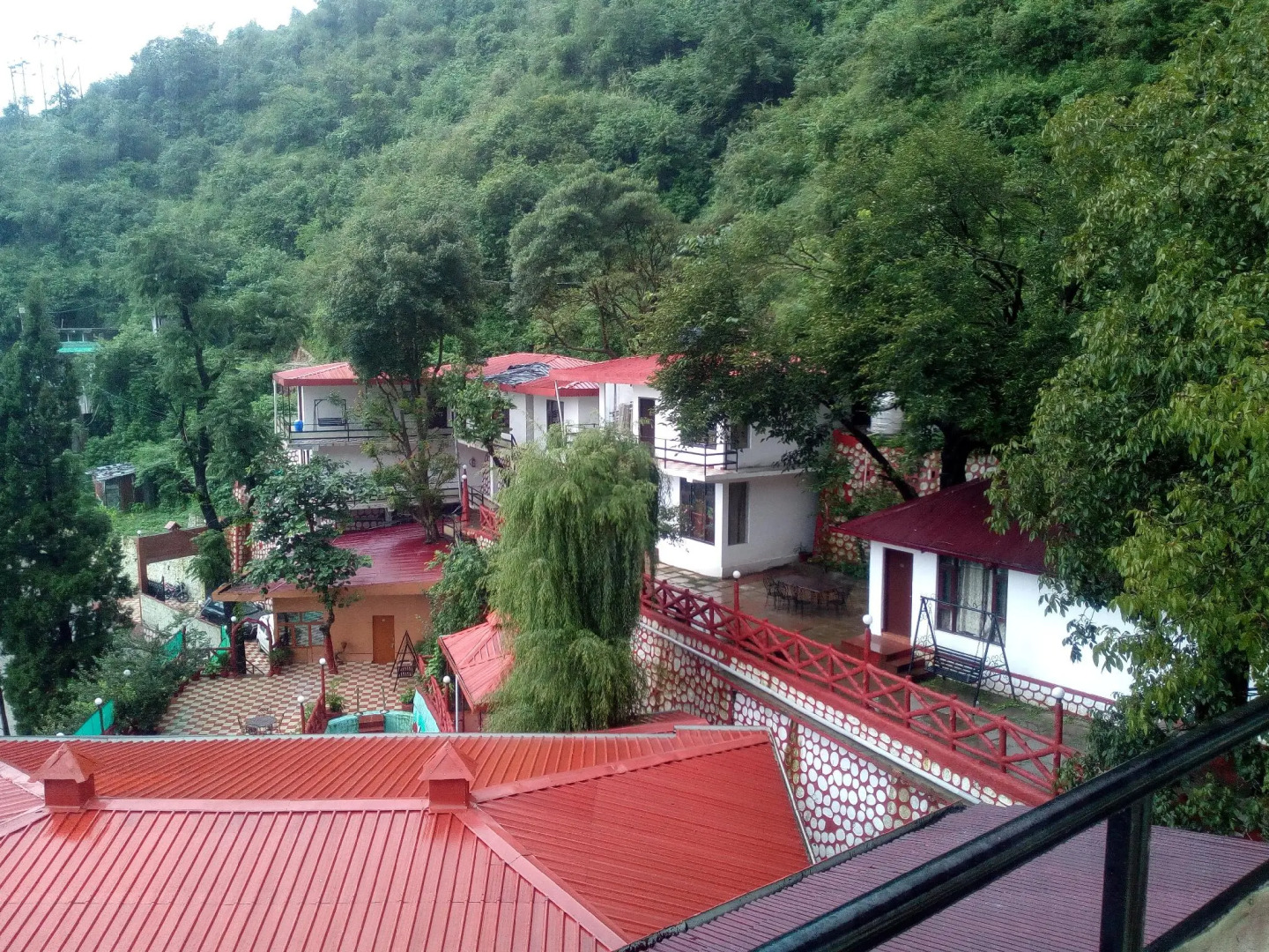 Ceyone Classic Fall Resort