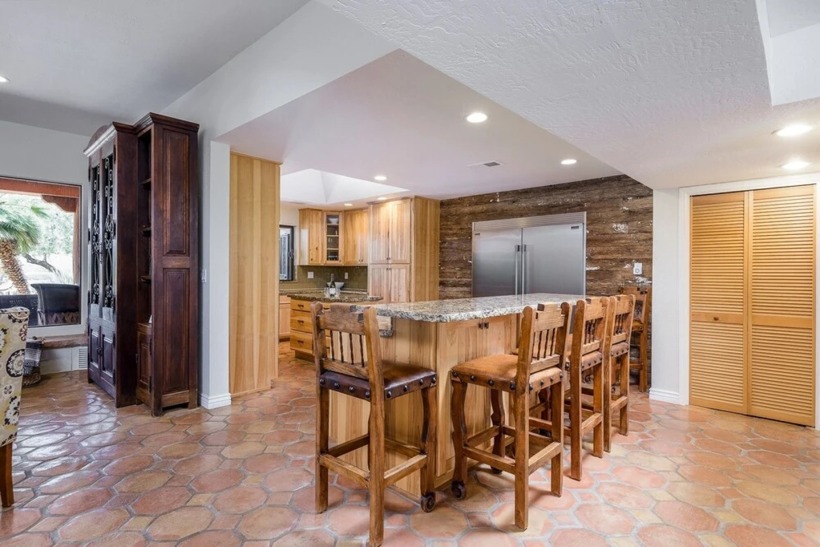 Full Circle Ranch 6 Bedroom Home