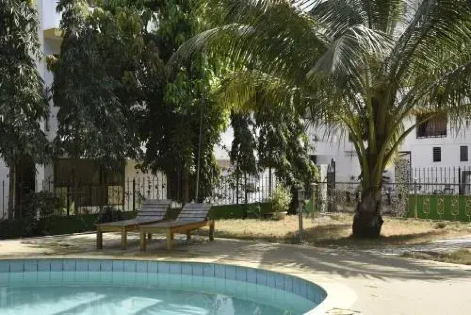 Jolly Poolside Hostel