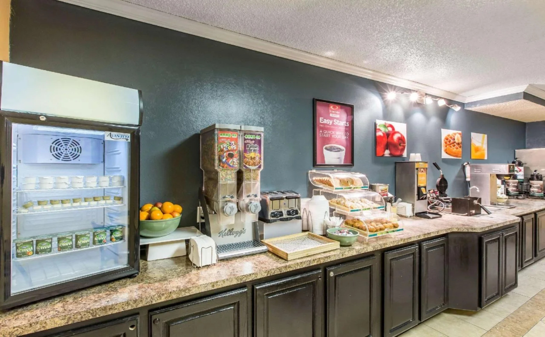 Econo Lodge Inn & Suites Riverside - Corona