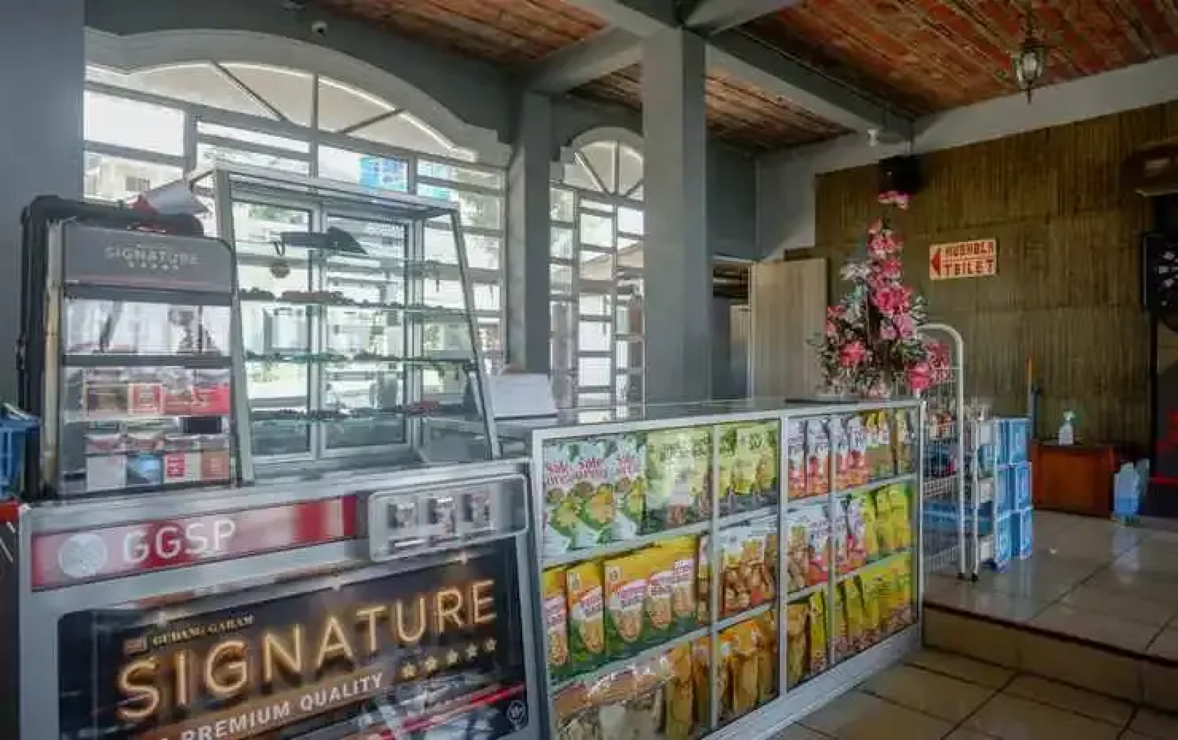 Urbanview Hotel Mountain Palace Kopeng