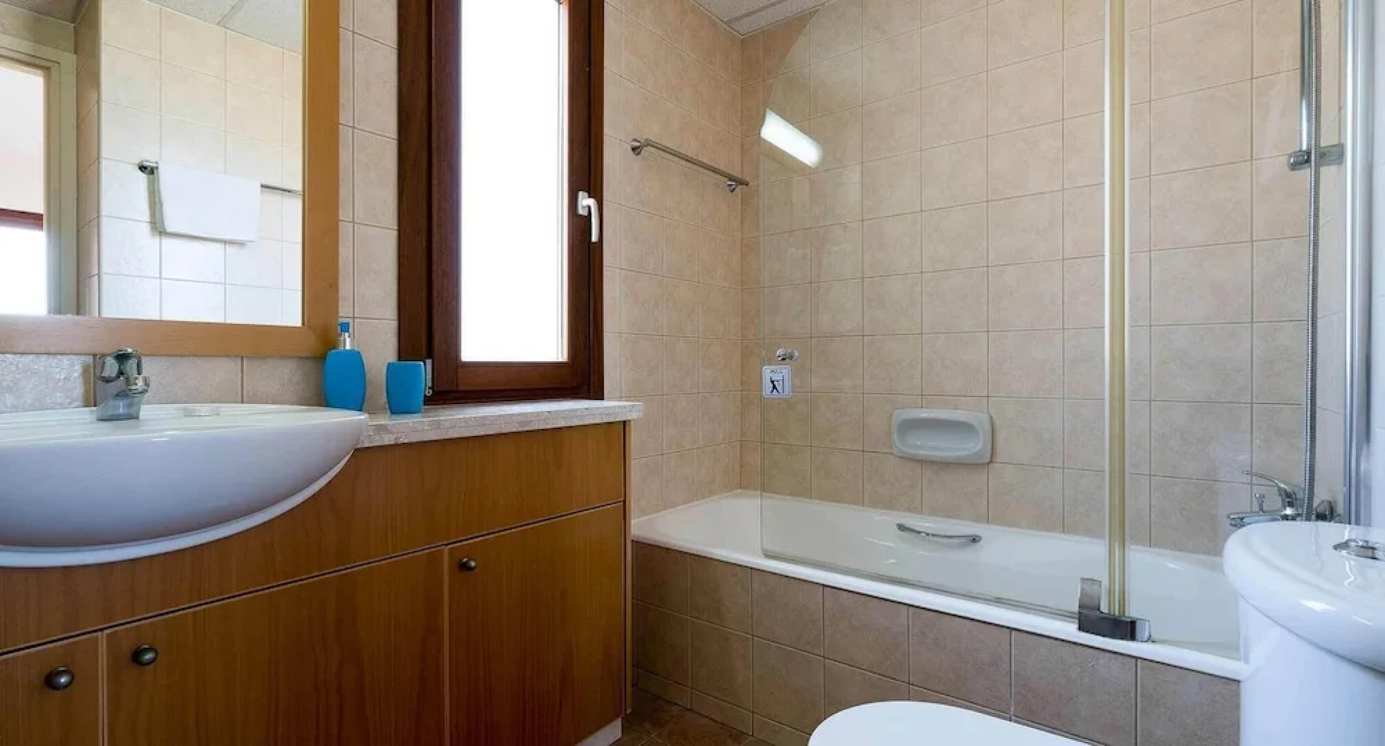 Lovely 2 bedroom Villa Kornos HG33 with private pool and golf course views, In the heart of Aphrodite Hills, near resort centre