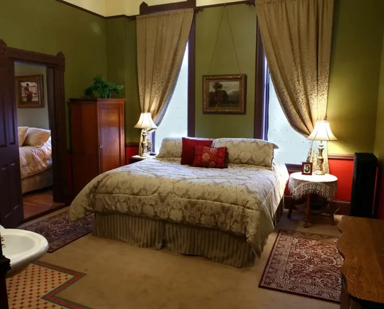 Martin & Mason Hotel