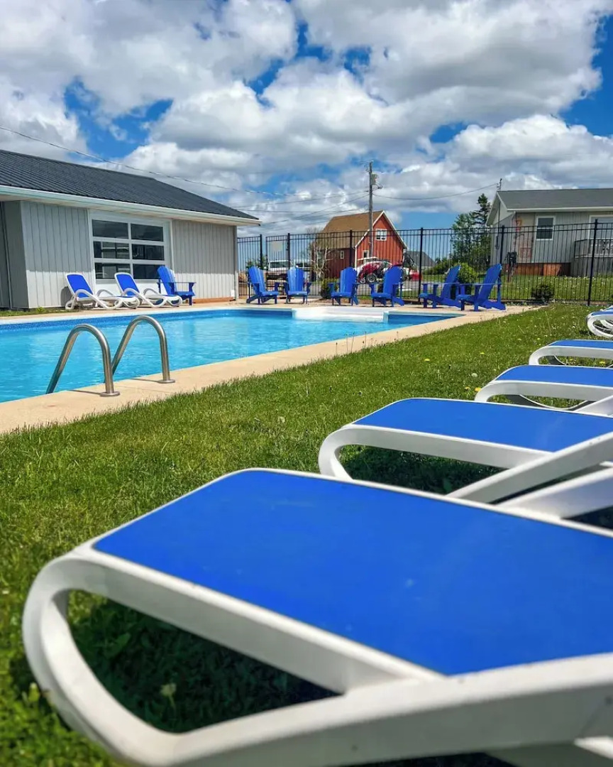 Cavendish Bosom Buddies Cottage Resort