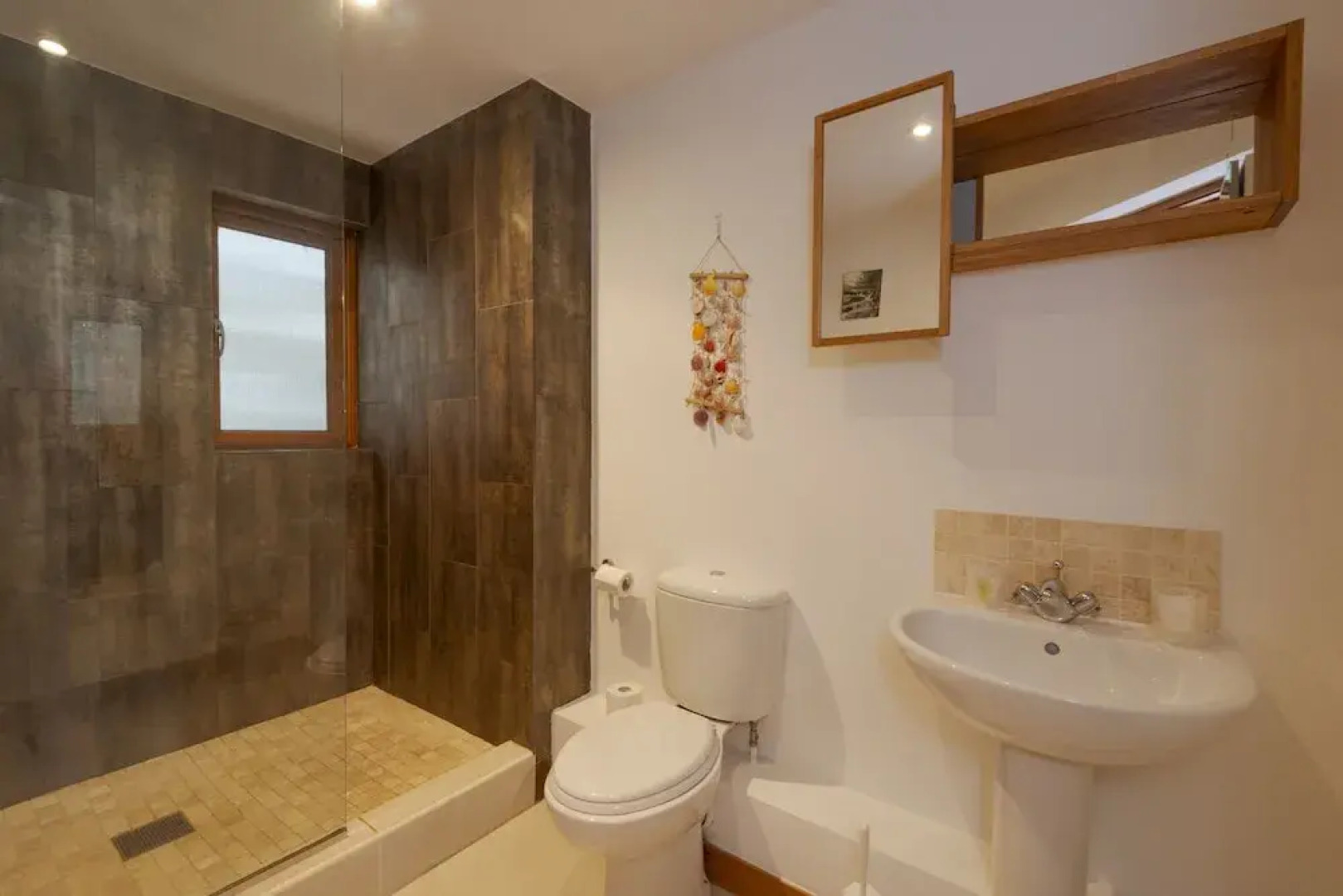 White Lodge Apartments