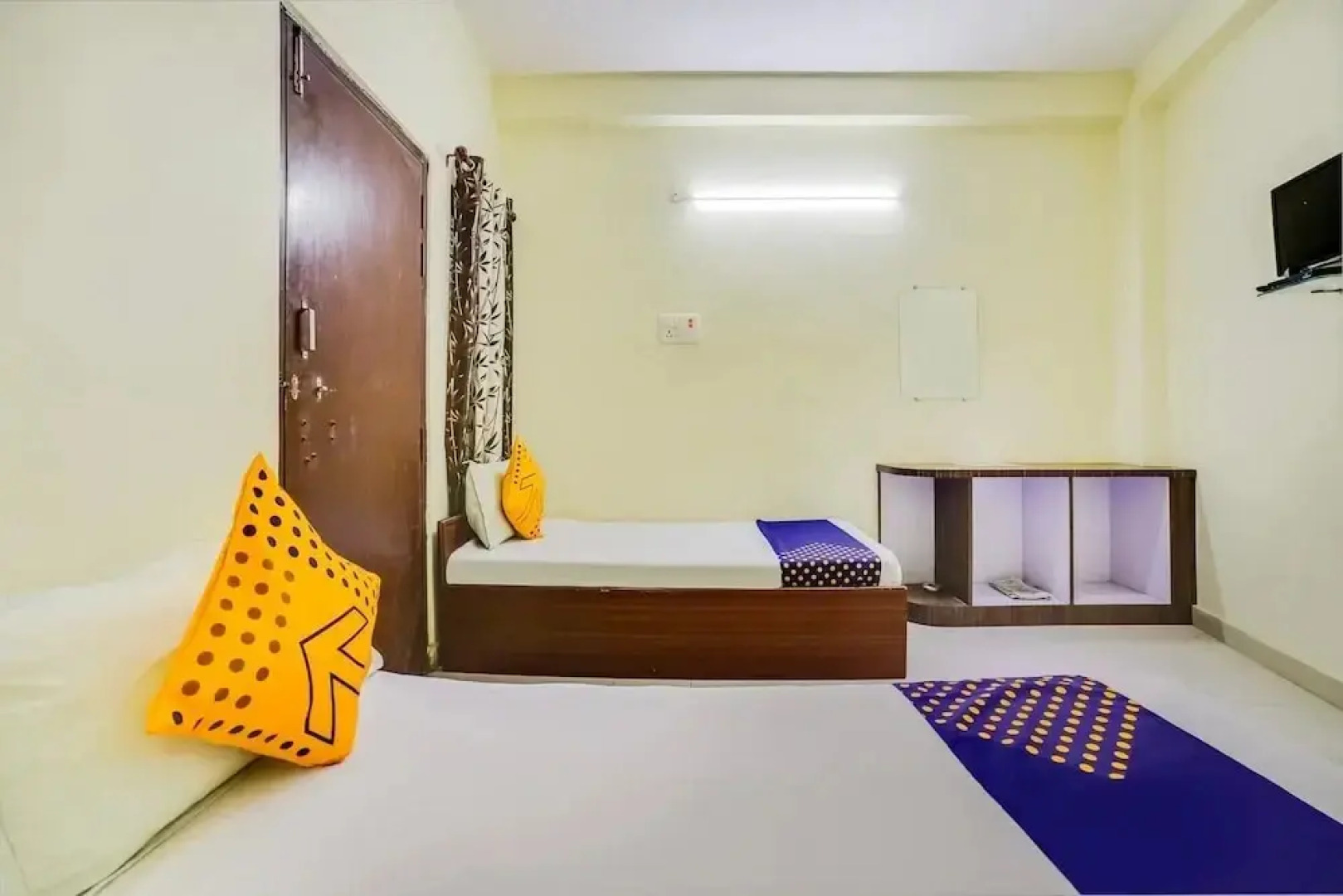 Bharat Lodge  by OYO Rooms