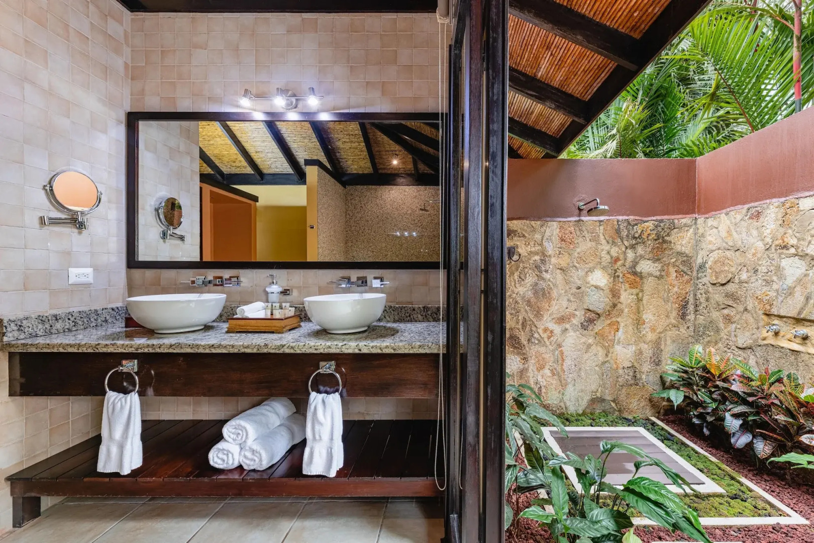 Hideaway Rio Celeste