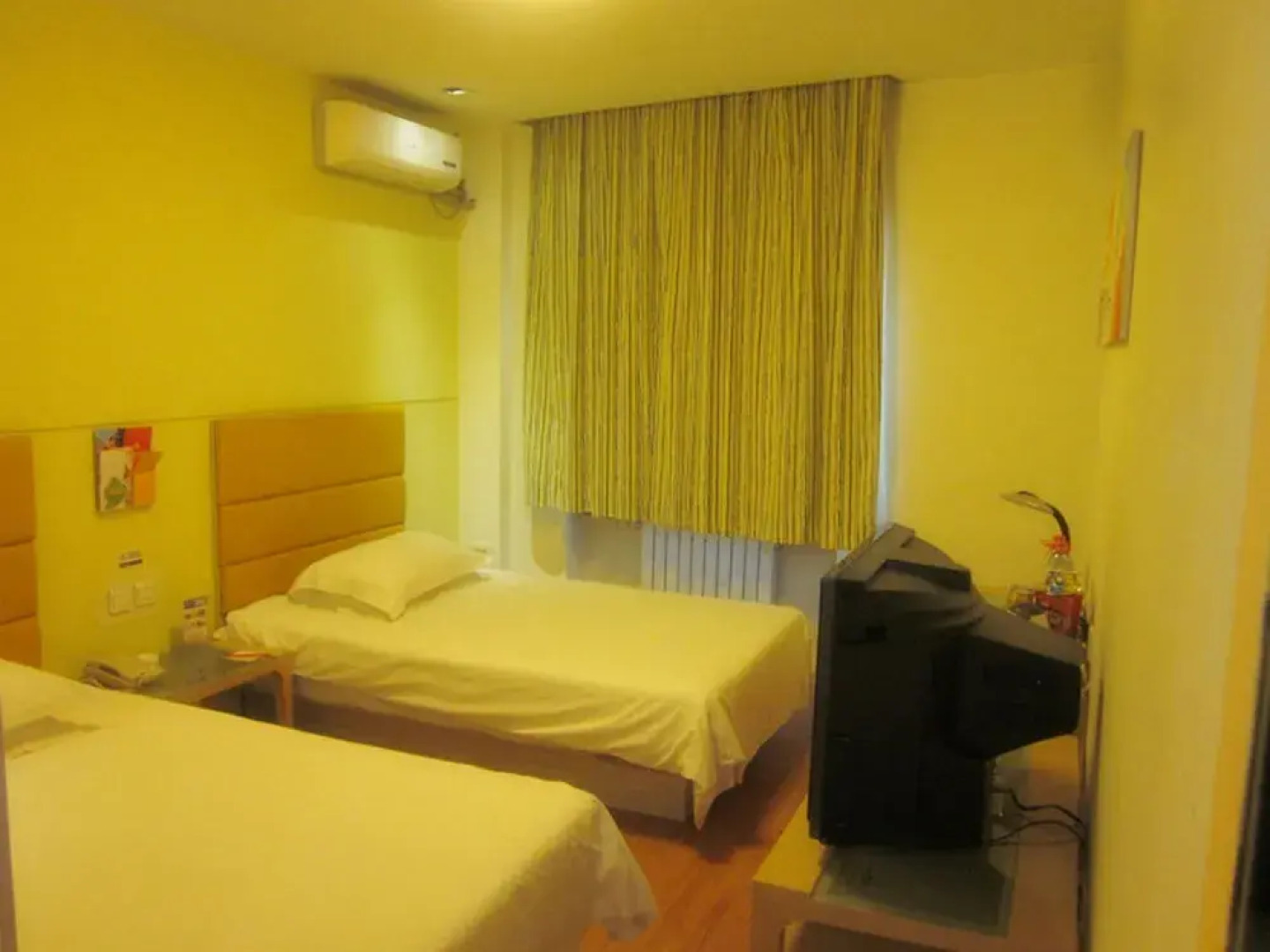 银座佳驿酒店(潍坊四平路泰华城风筝广场店)