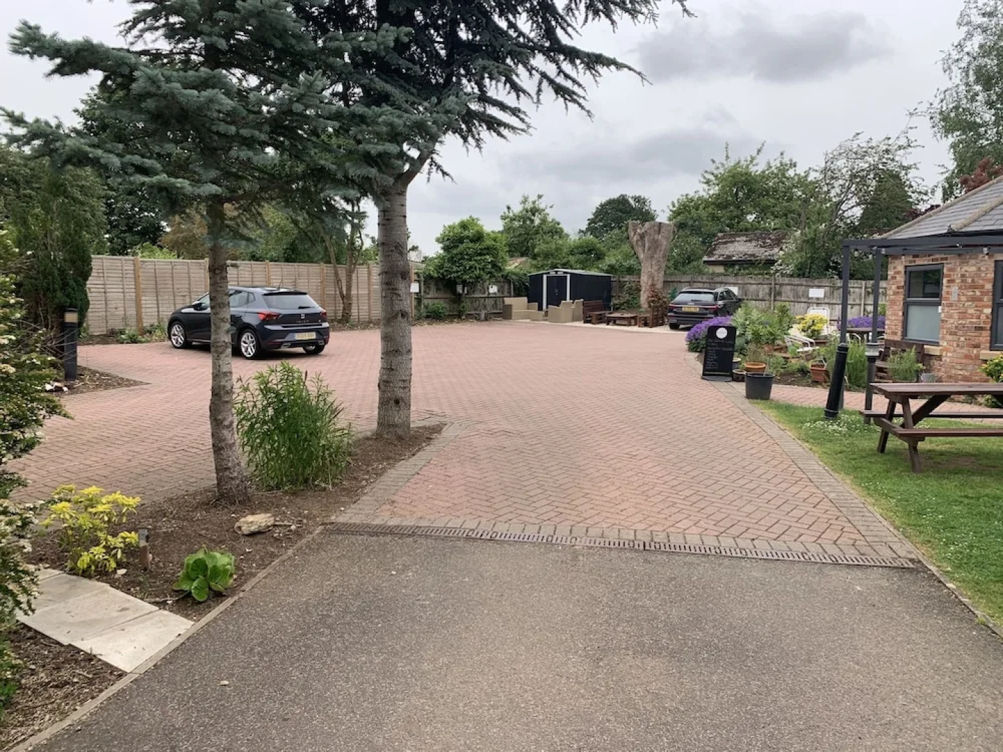 The Roade House Rooms