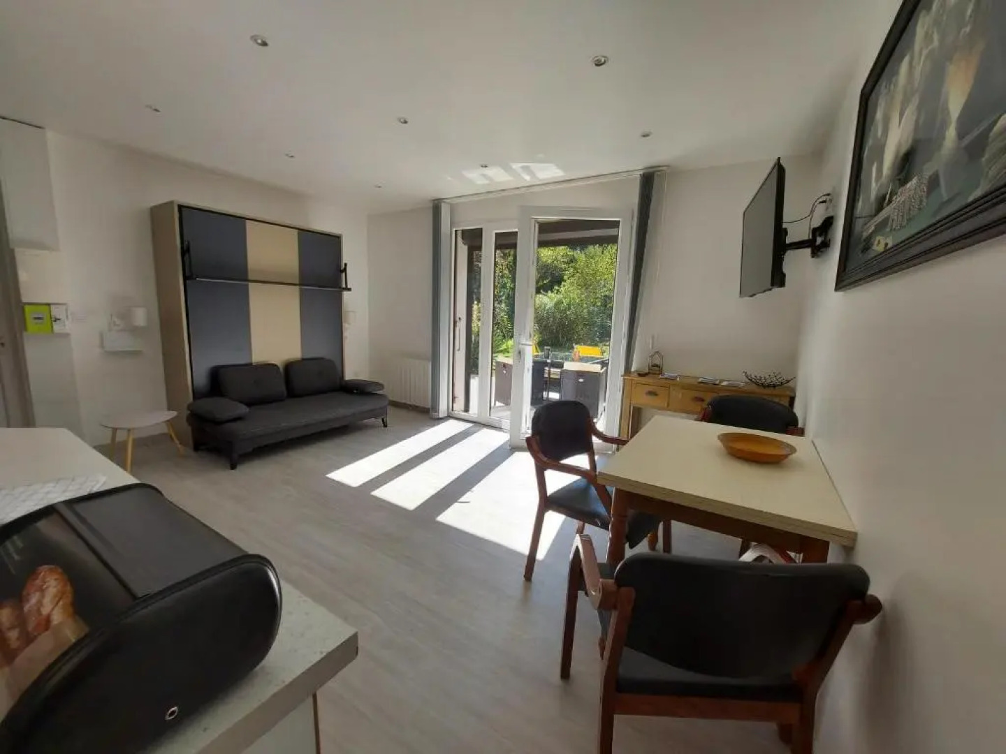 Centre St Jorioz : Charmant Et Spacieux Studio Avec Terrasse Et Jardin Privatif