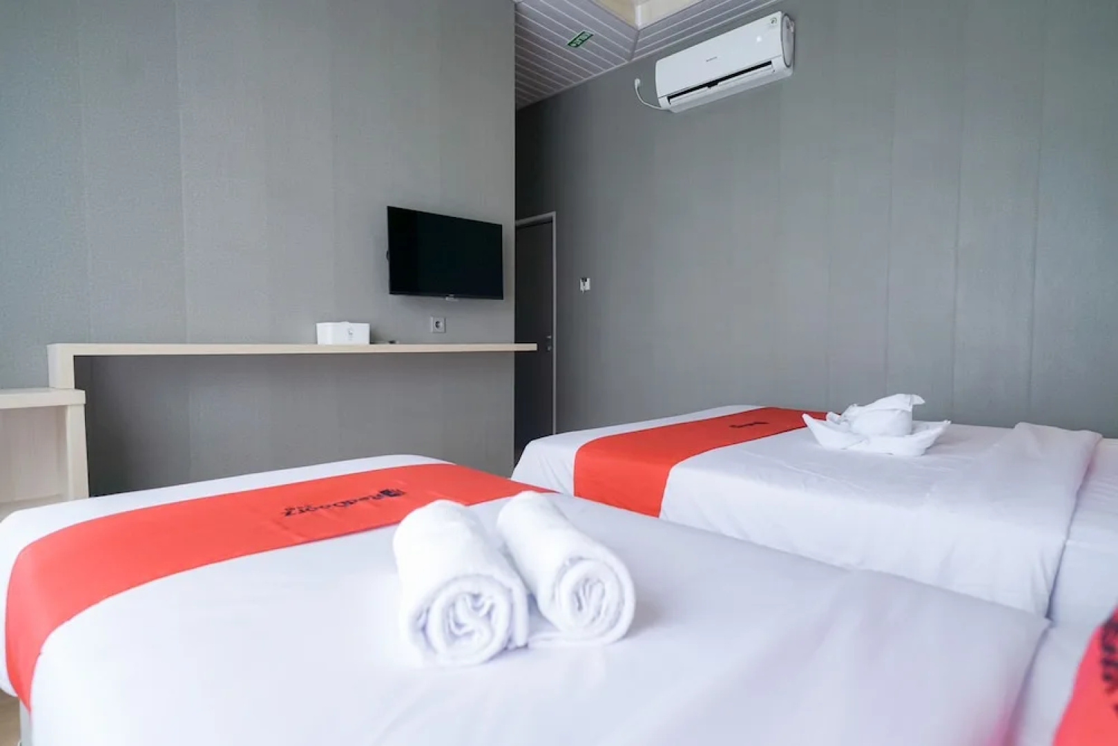 RedDoorz near Exit Toll Sirkuit Sentul