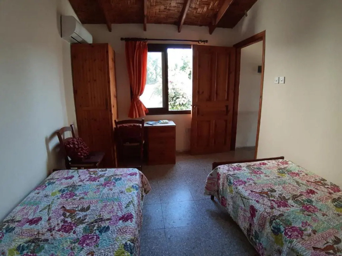 ARODAFNI HOUSE. Unique views and amazing sunsets.