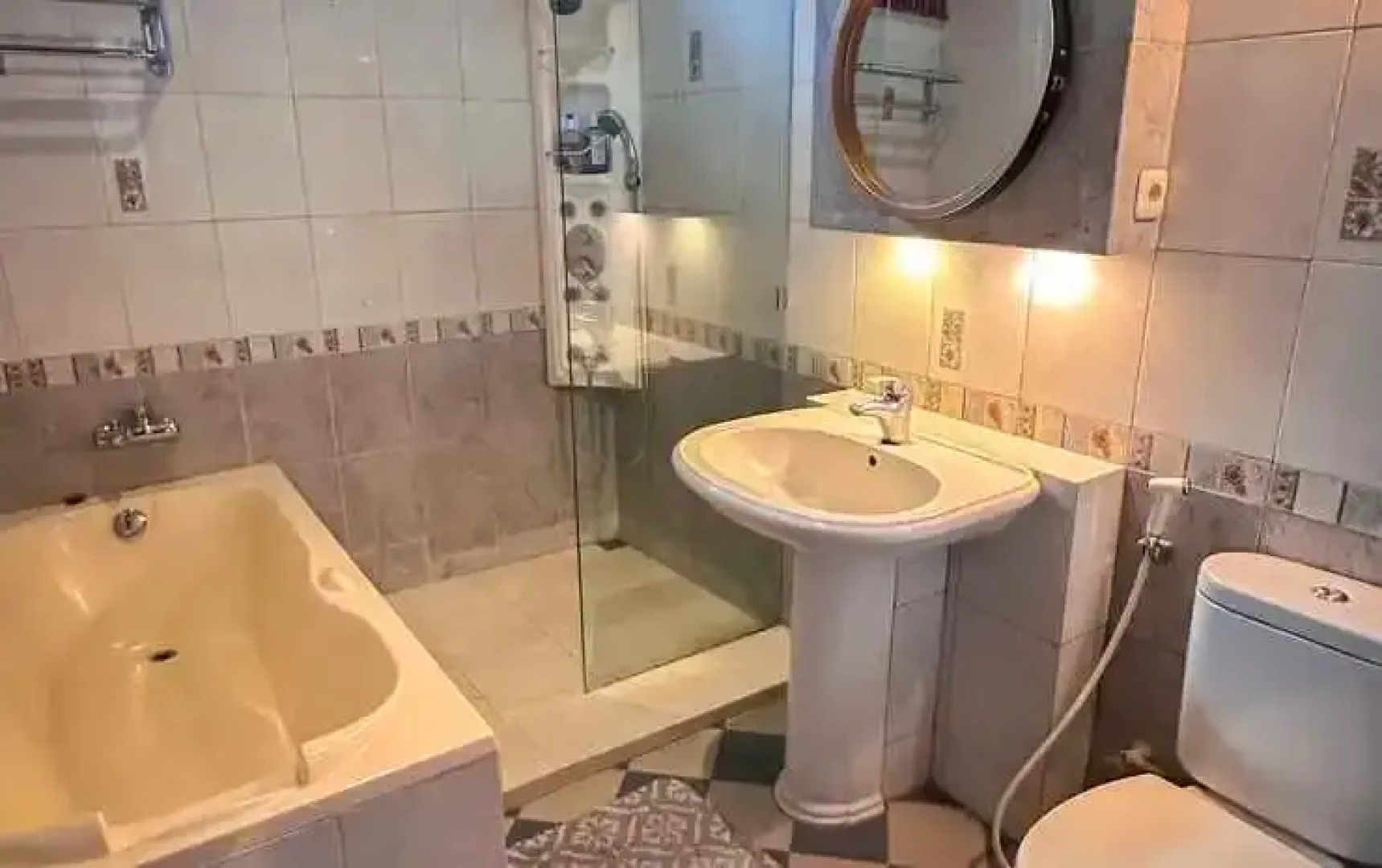 Hening Pool Residence