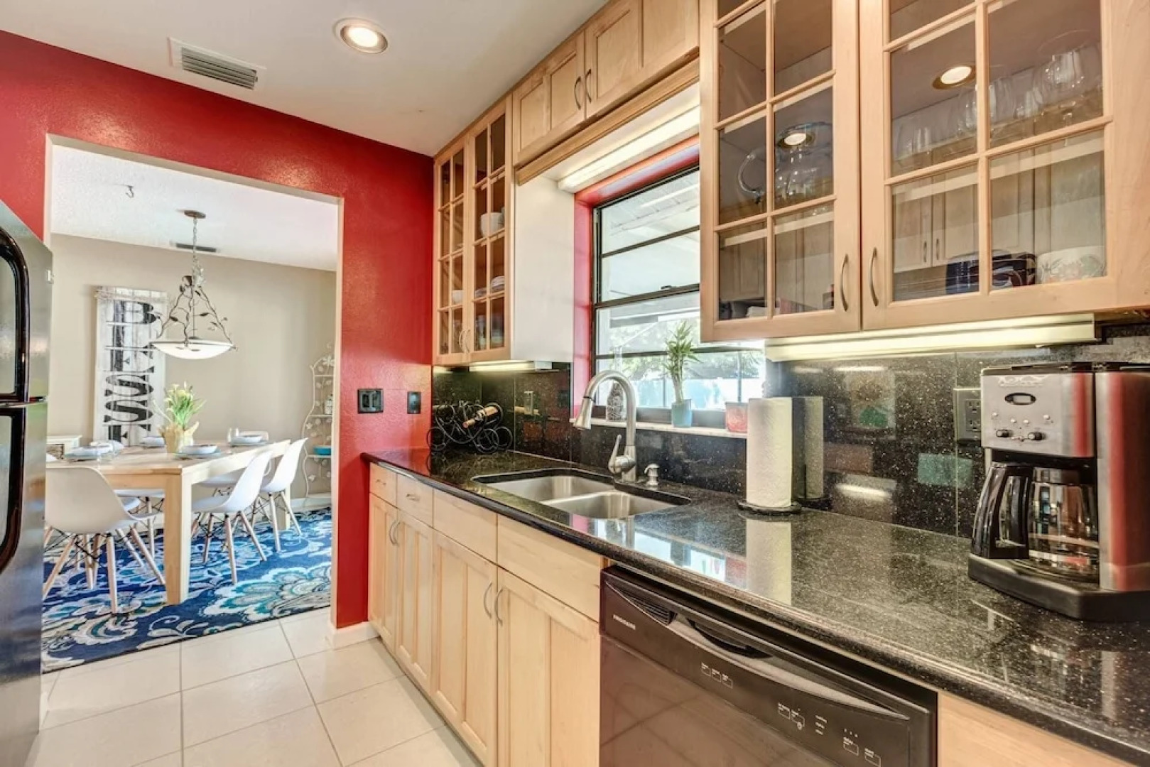 South Venice Pool Home With Fence, Dog Friendly