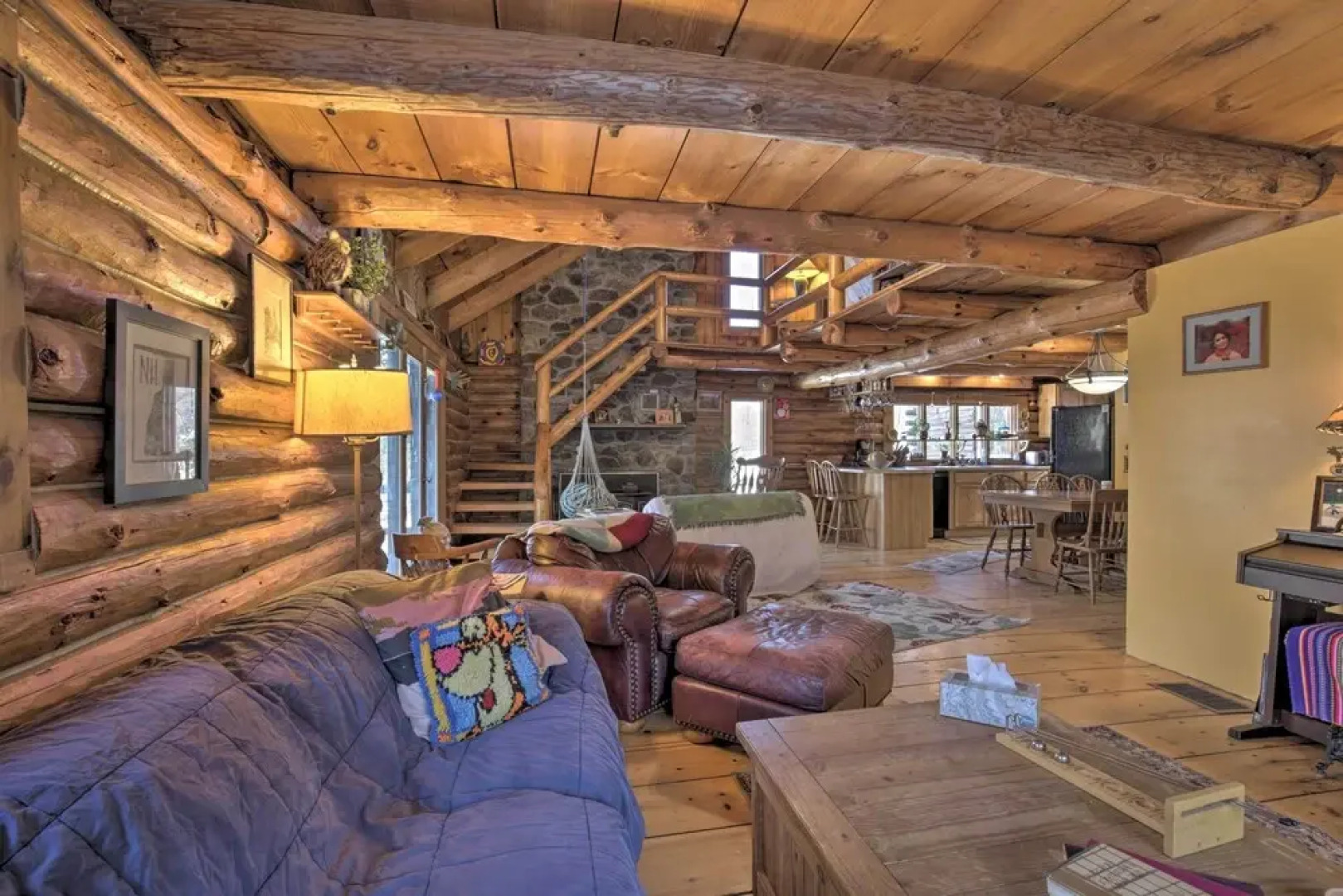 Cabin: Private Hot Tub, Walk to Pats Peak Ski Area