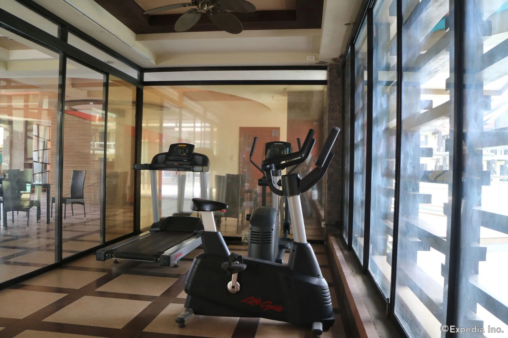 MO2 Westown Hotel Iloilo