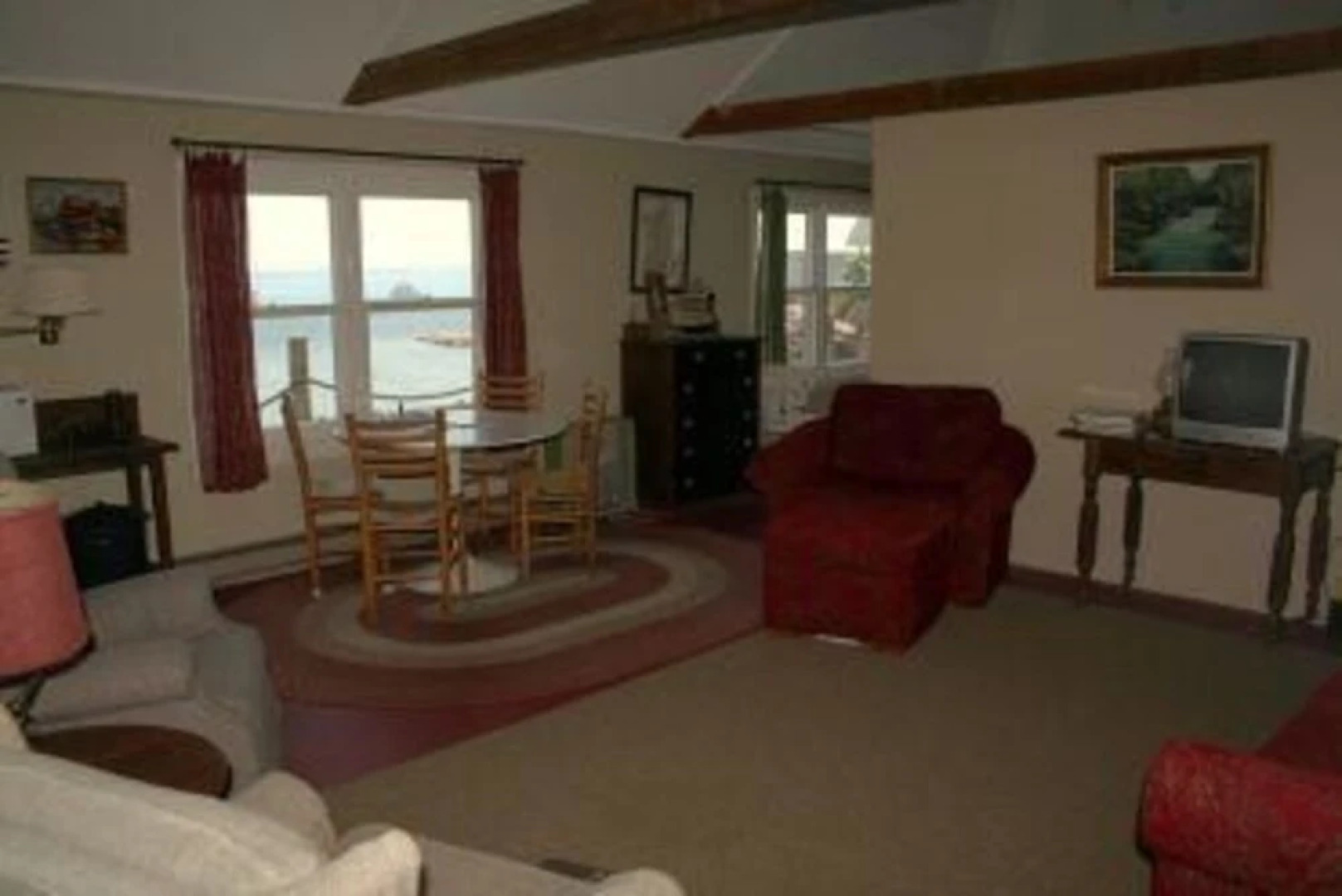 Harborside Cottage - One Bedroom Home