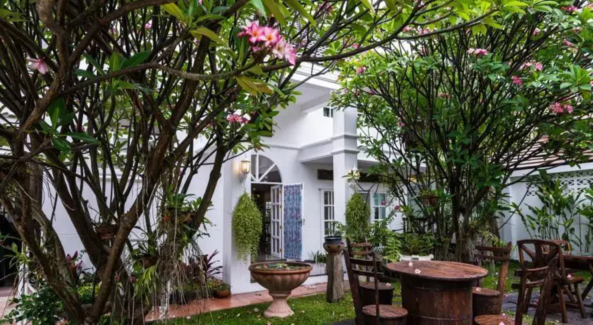 Chiangmai Singharat Road Villa