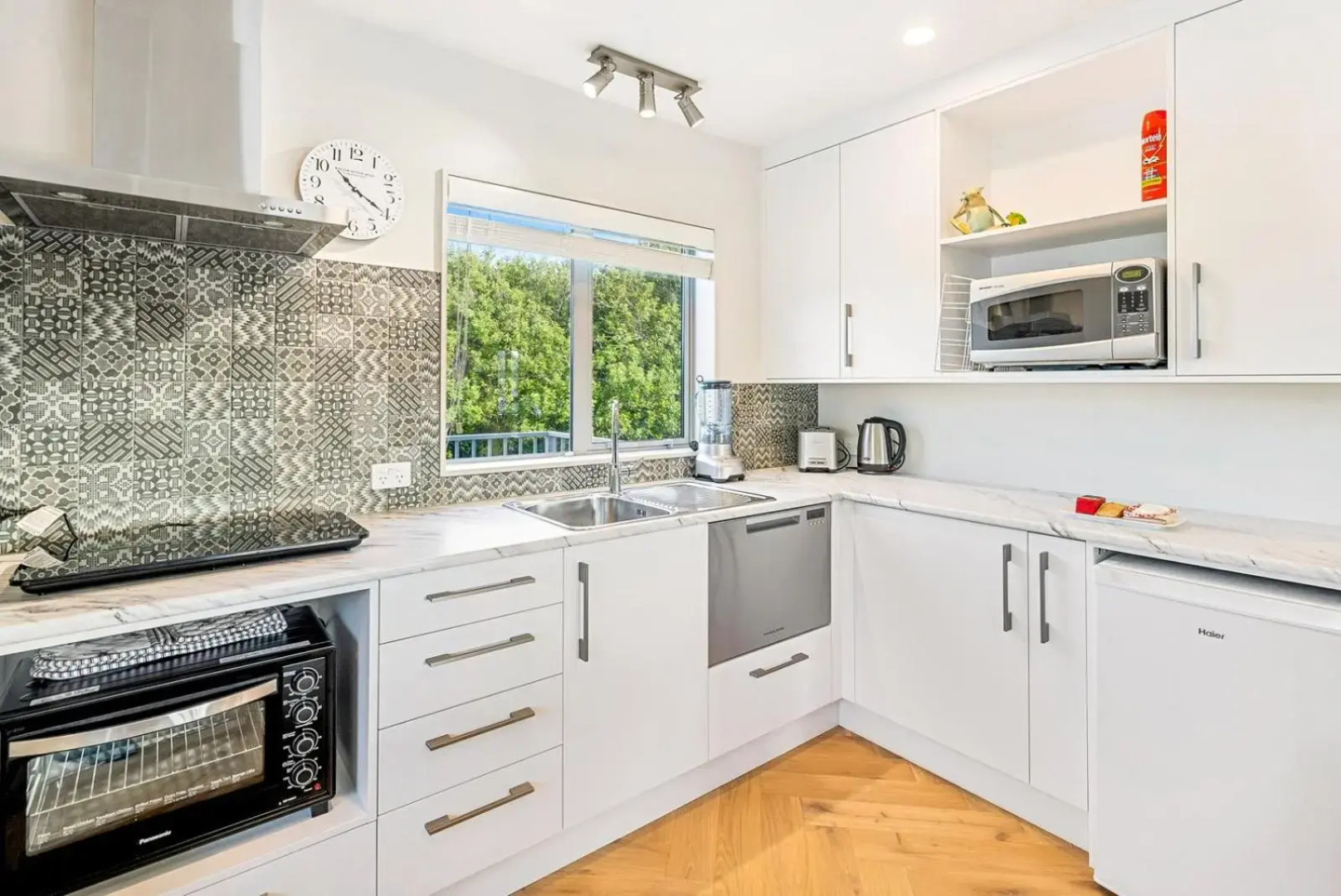 Slice of Paradise - Waikanae Self-Contained Holiday Unit