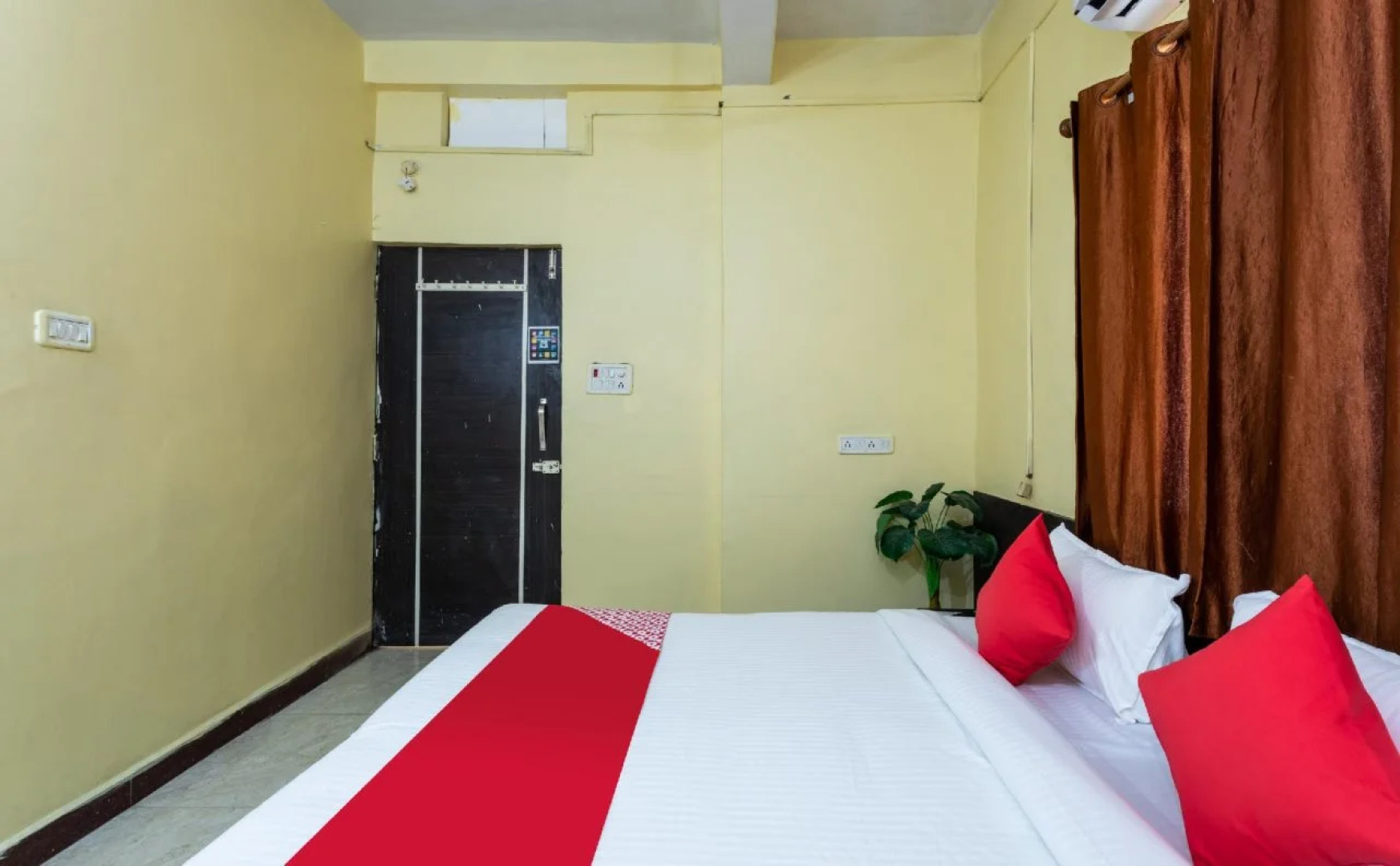 Hotel Paradise Residency