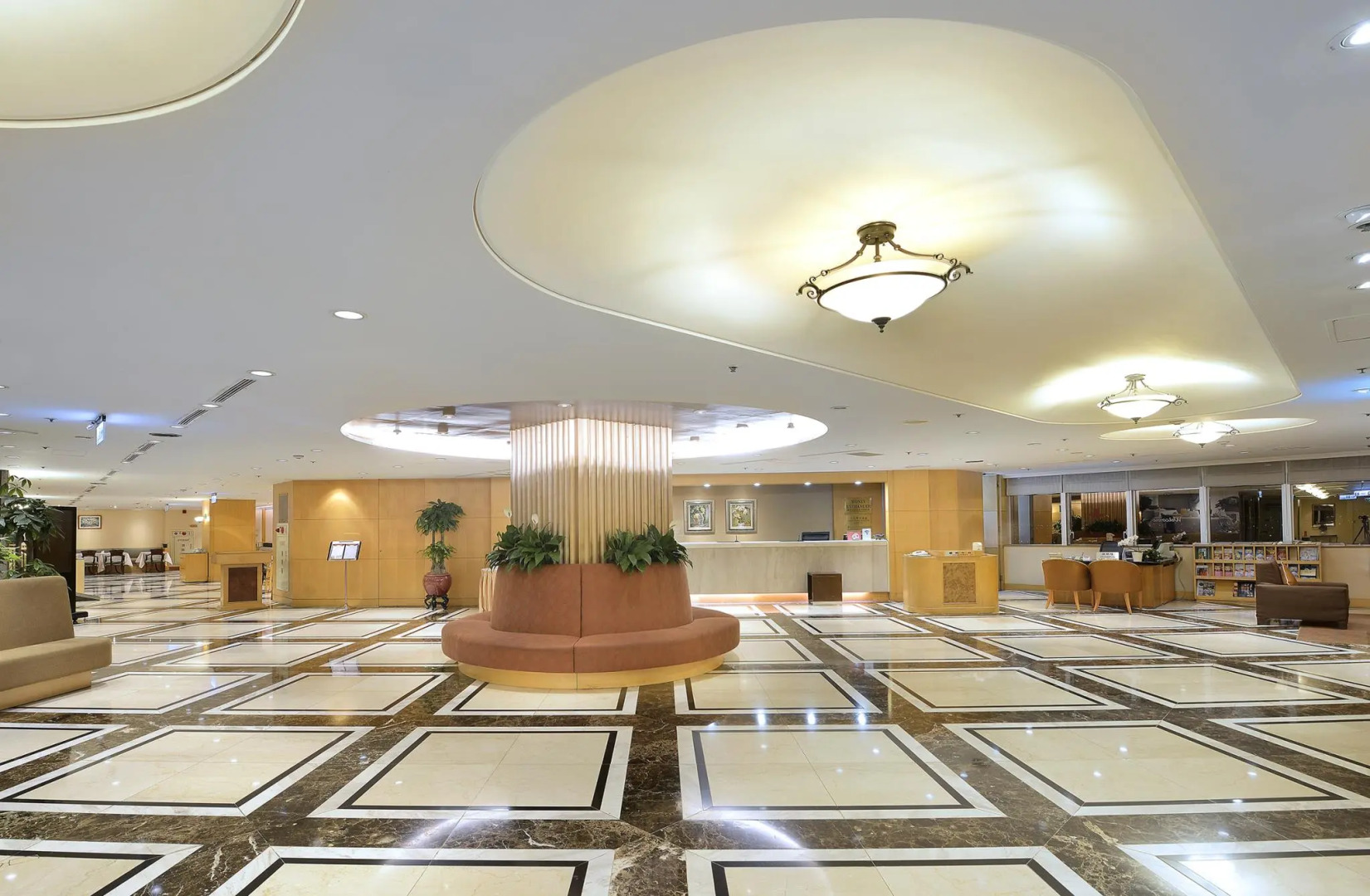 Le Midi Hotel Jungli