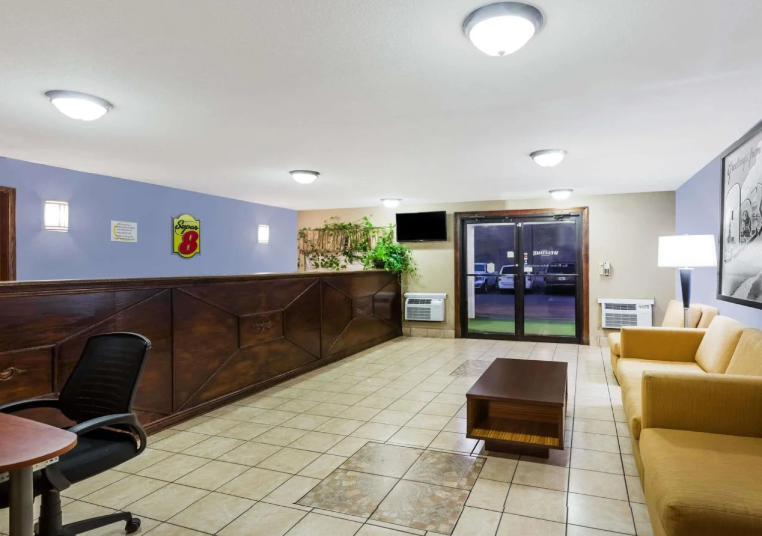 Super 8 by Wyndham Jonesboro