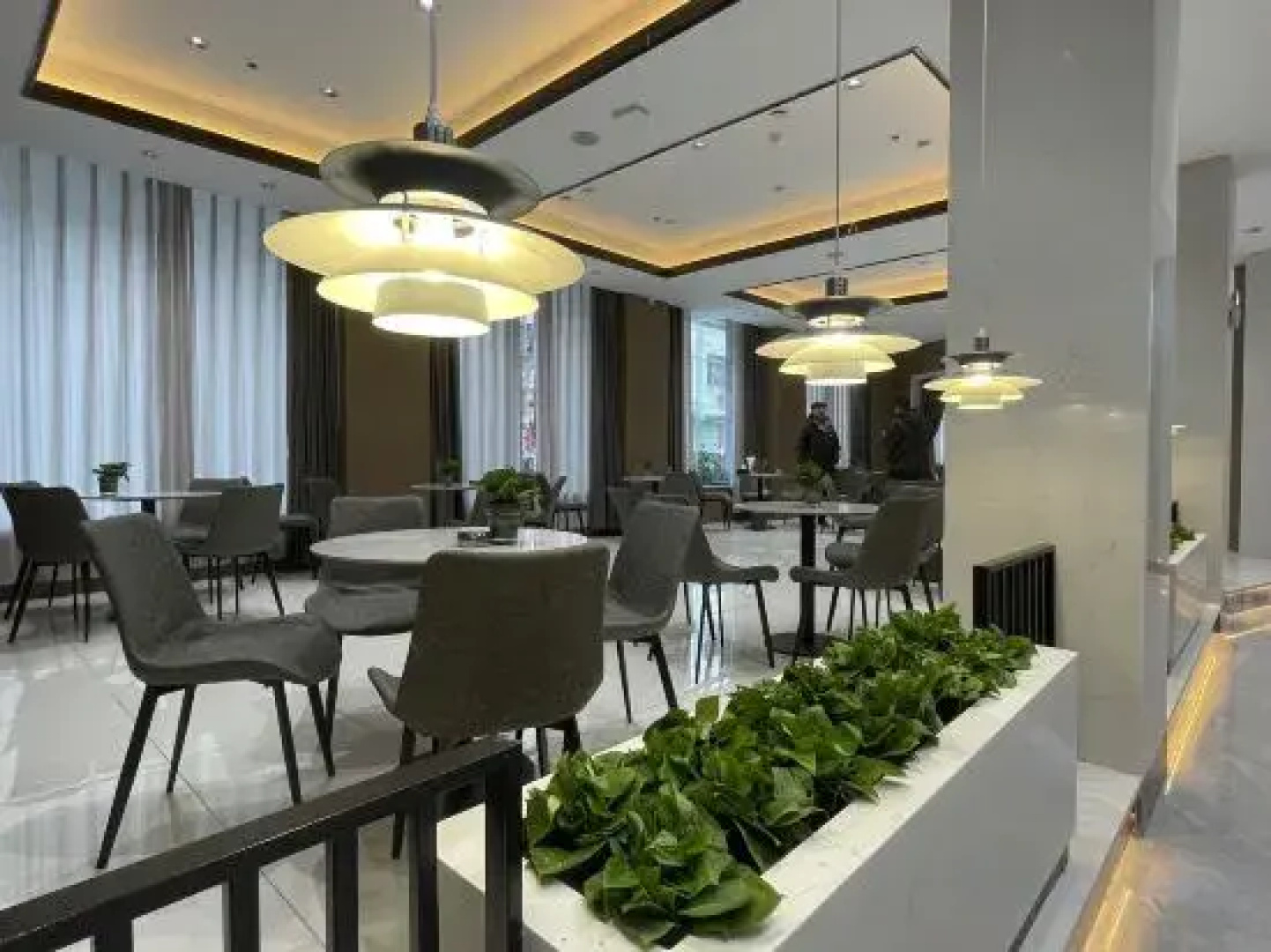 Guoyun Hotel (Dengzhou Renmin Road Bureau of Commerce)