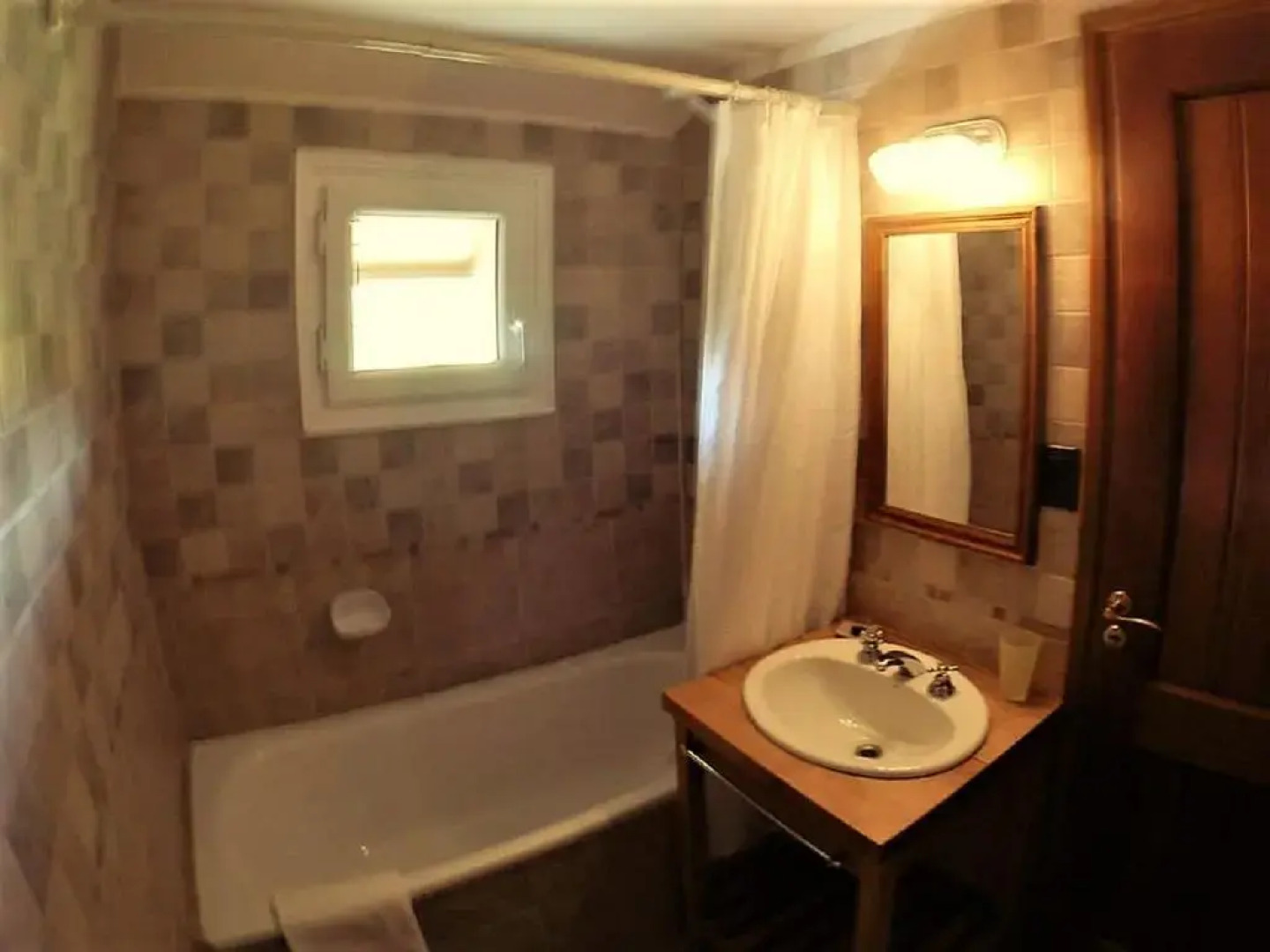 Frontera Hostería y Cabañas