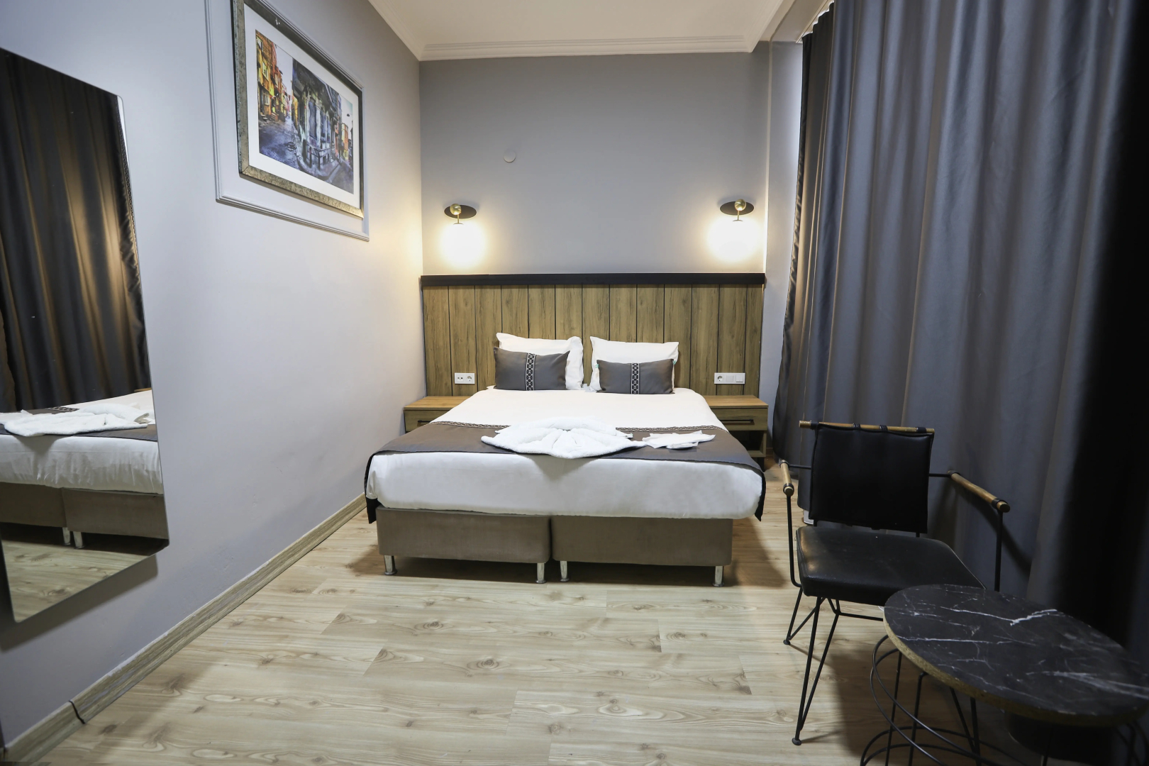 La Pera Suites