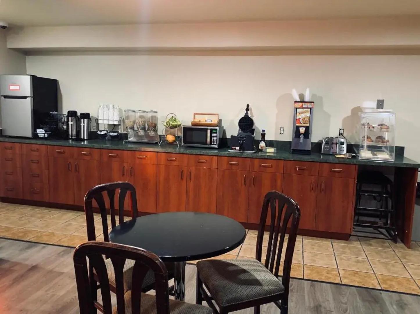 Toppenish Inn and Suites