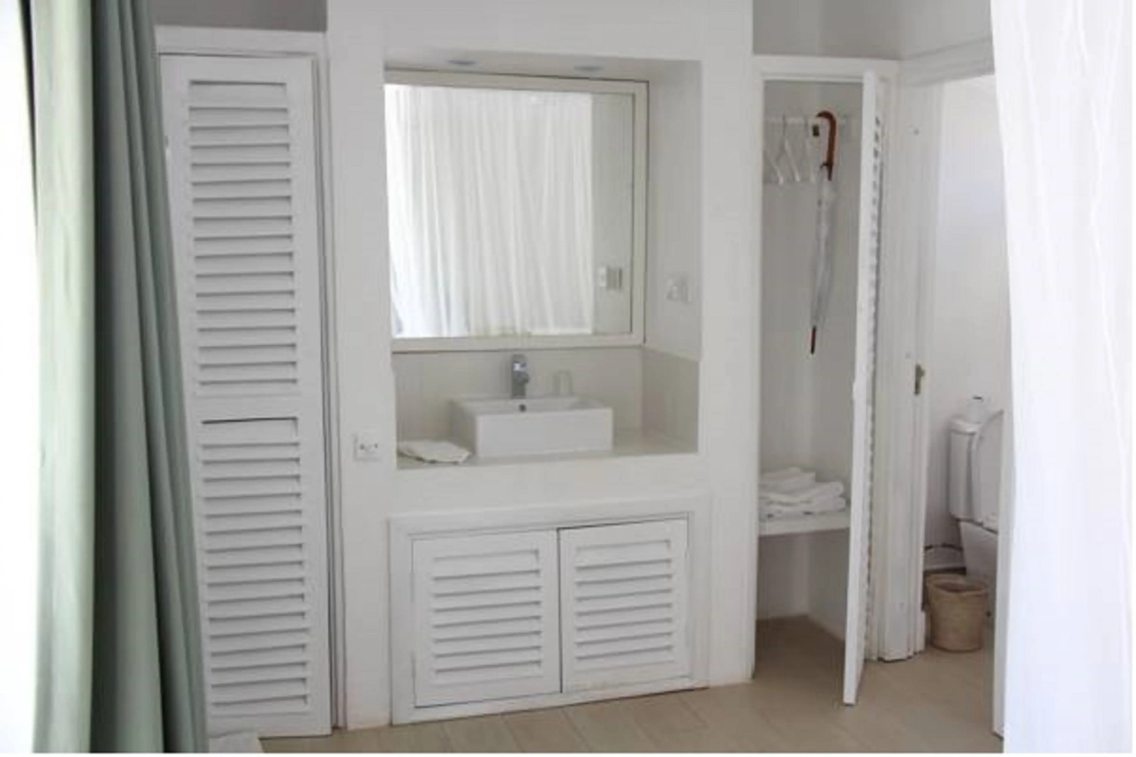 Dhow Inn Boutique Hotel