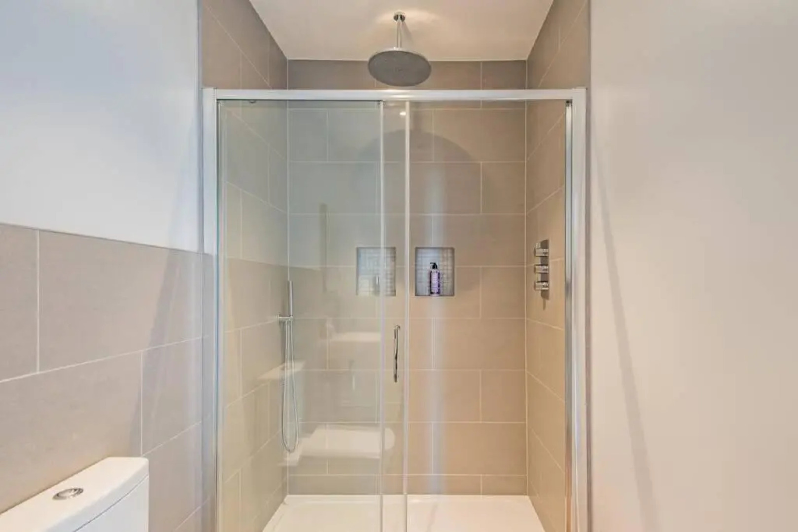 Stunning large sea view apartment - The Lookout