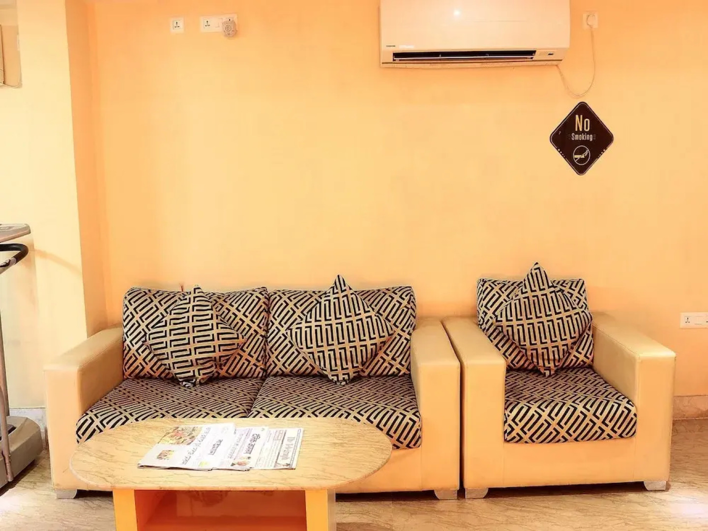 OYO Premium Airport Gate No 1