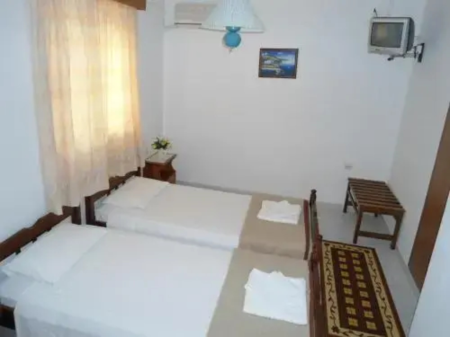 Evi Apartments And Studios