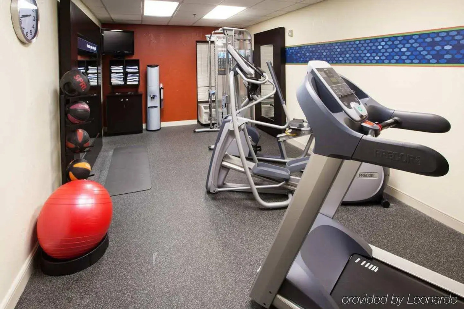 Holiday Inn Express & Suites Cincinnati Riverfront by IHG