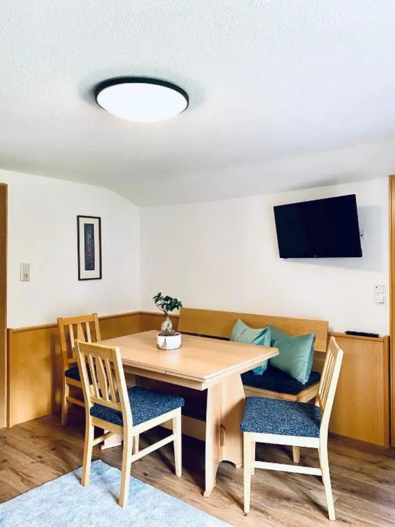 Aparts Handle und Haus Bergblick