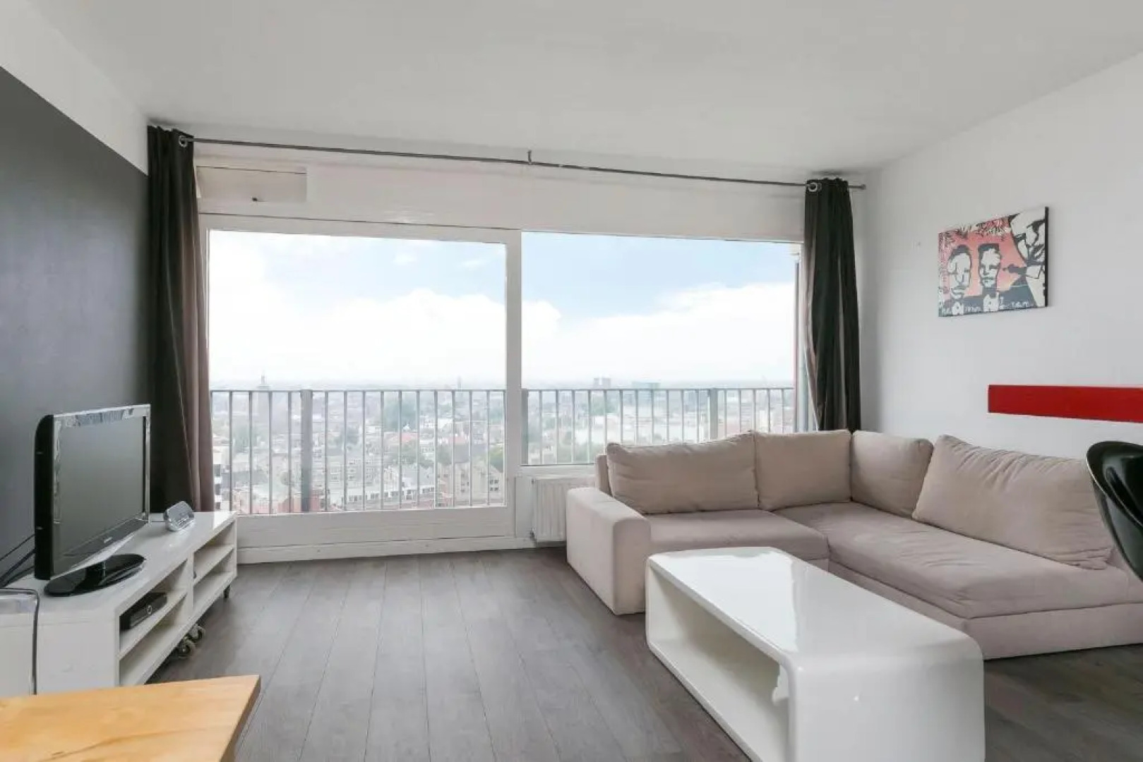 City centre apartment with a beautiful view #expat