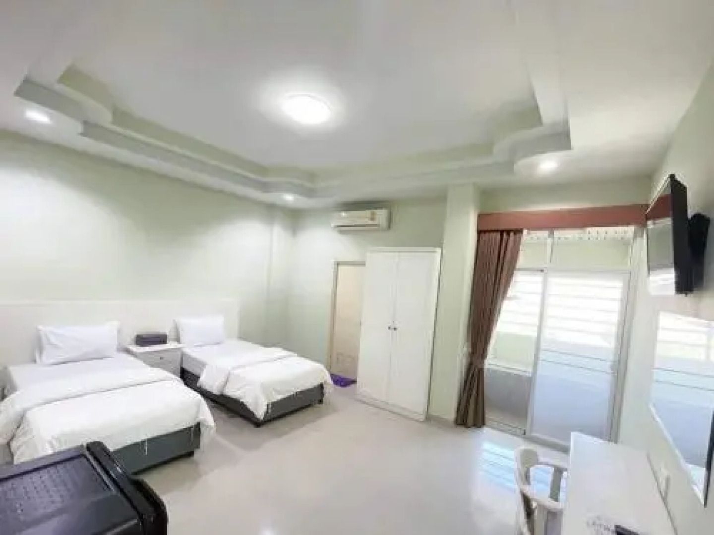 Grand Charoonrat Apartment