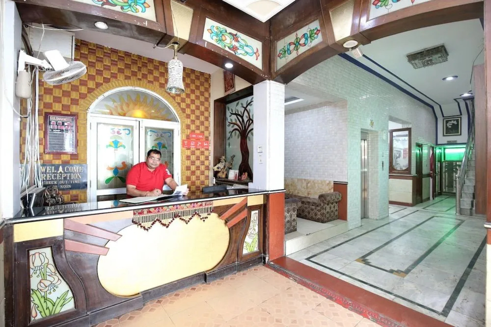 OYO 17430 Gulshah Hotel