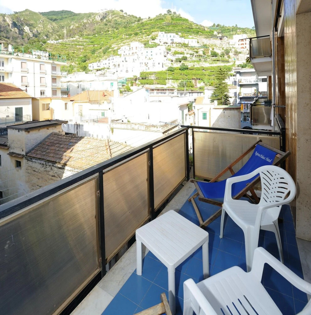 Apartment with 2 bedrooms in Maiori with wonderful mountain view furnished balcony and WiFi 70 m from the beach