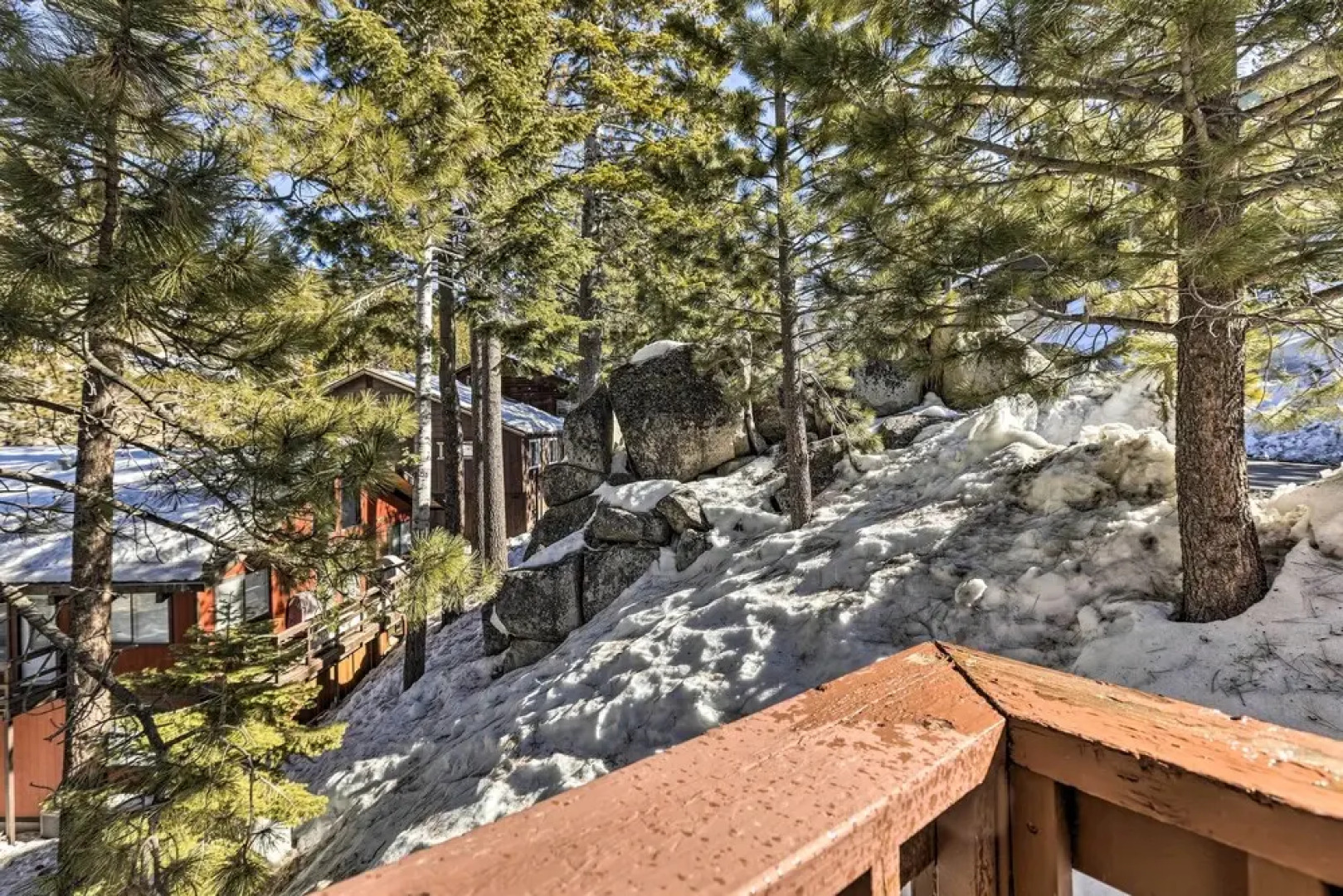 < 1 Mi to Heavenly Lifts: Tahoe Area Townhome!