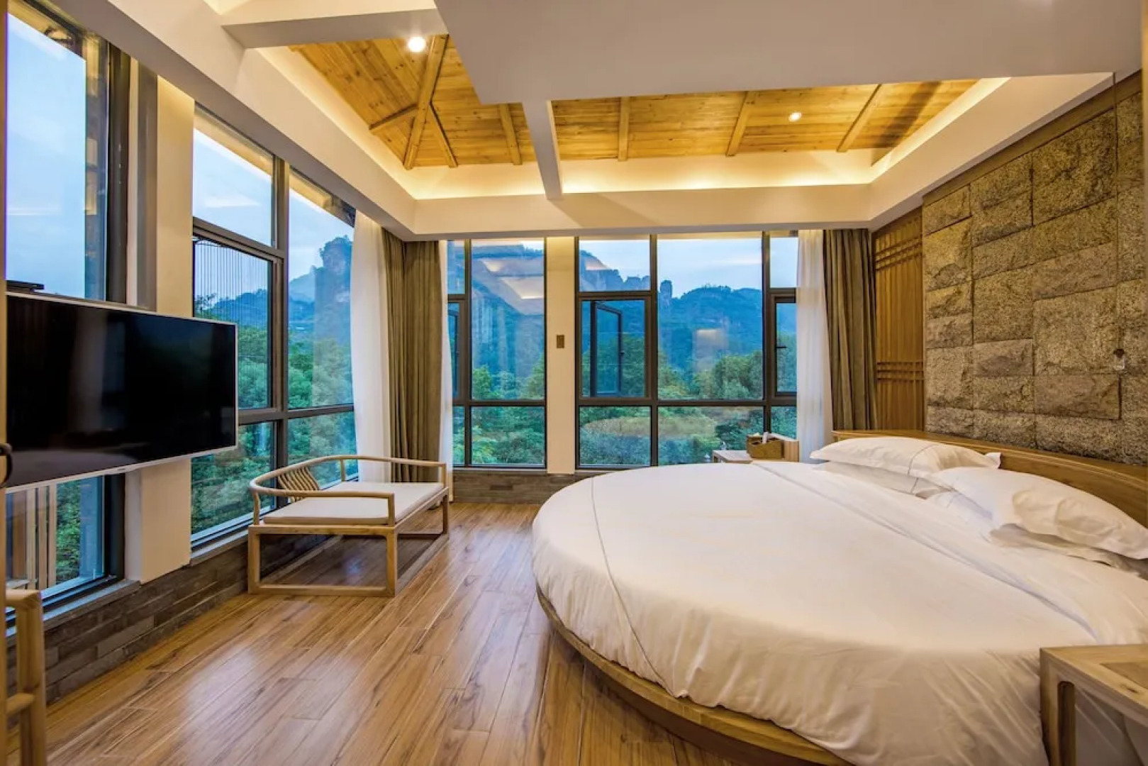 Wuyishan Old Street Hill Lodge