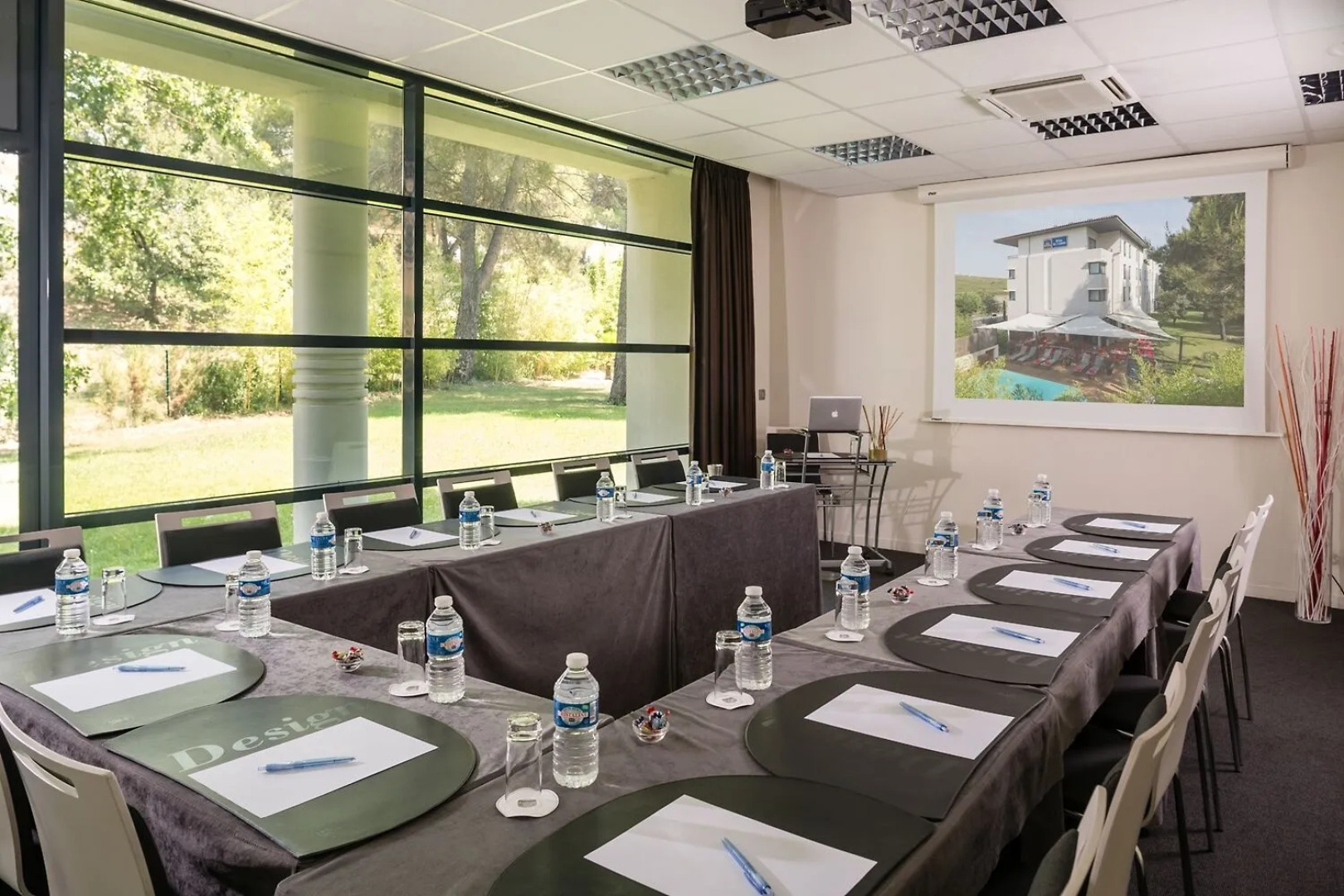 Mercure Aix-en-Provence La Duranne Gare TGV