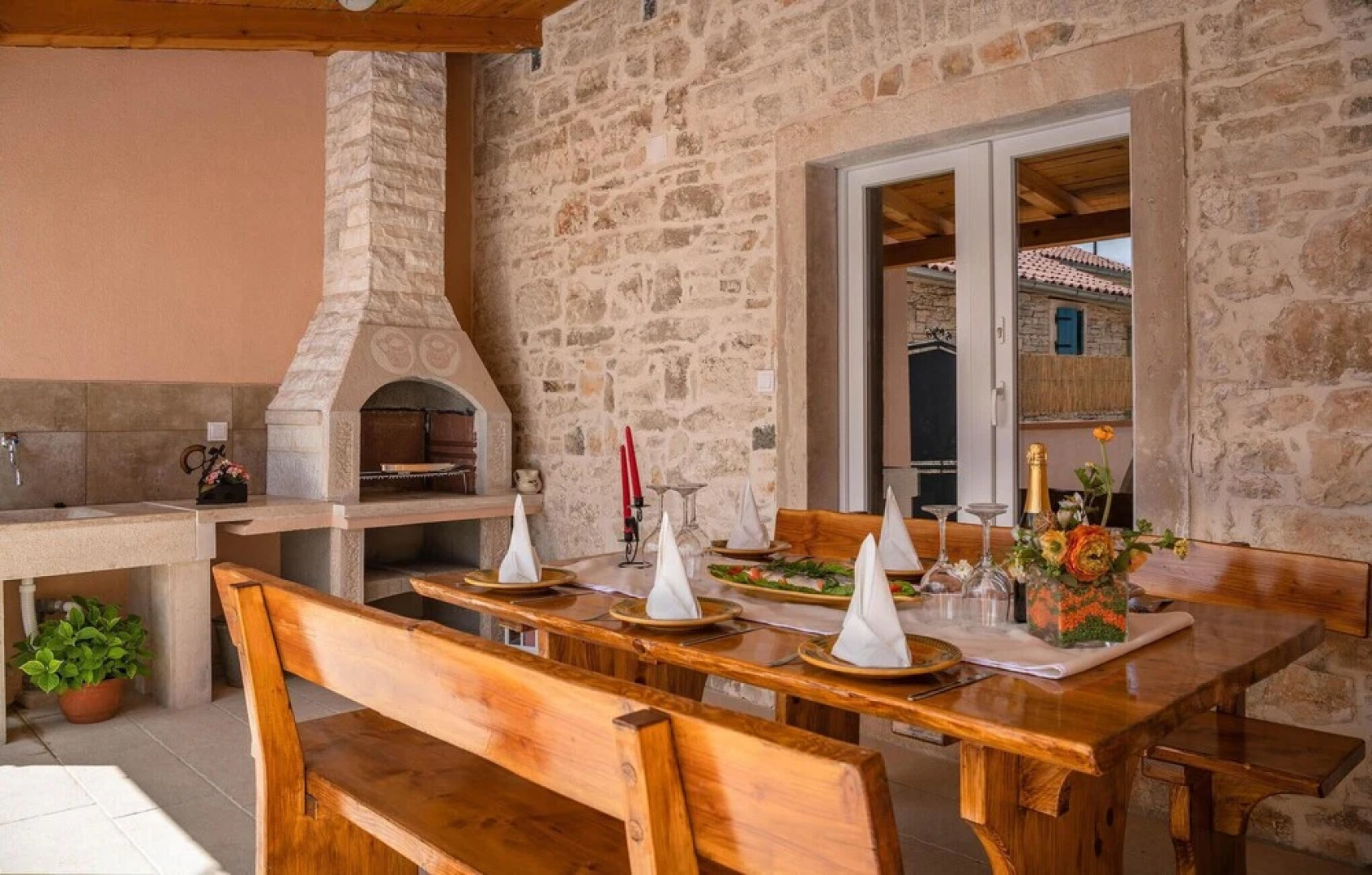 Awesome Home in Orbanici With 4 Bedrooms, Wifi and Outdoor Swimming Pool