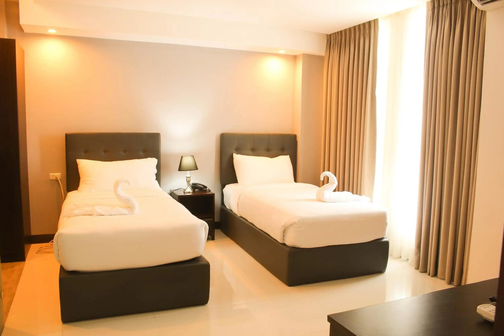 Upperhouse Hotel Formerly Pacifico Boutique by Hiverooms