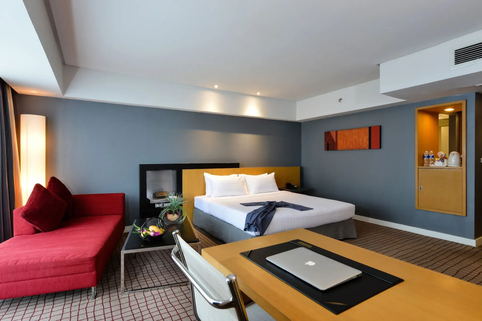 Отель BelAire Bangkok