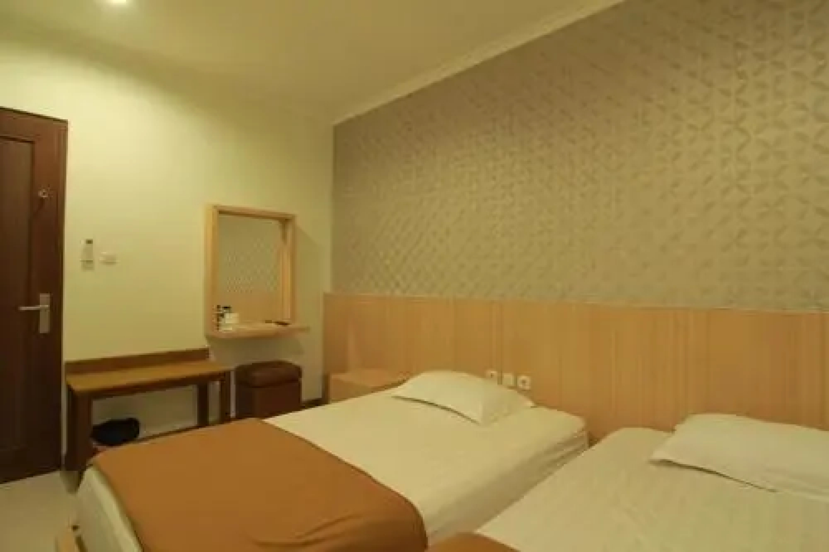 Family Budget Hotels F77
