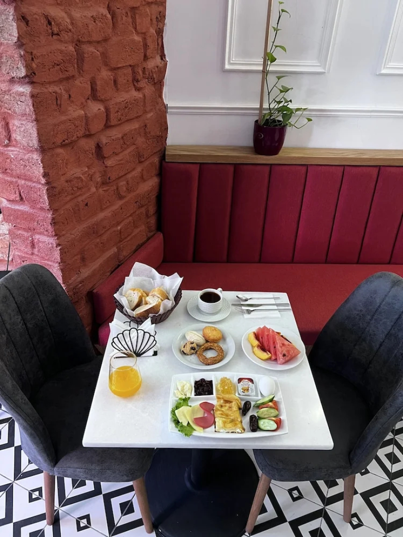 St. Moscow Taksim By Emmy